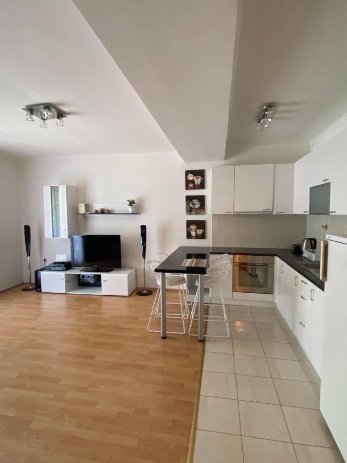 Aqua Blue Apartment Пештані Екстер'єр фото